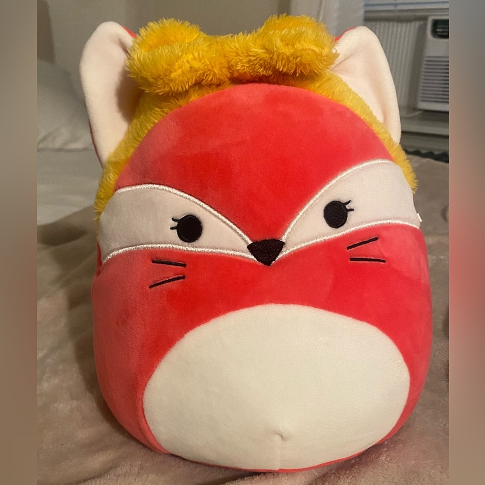 Fifi the Fox with bow 8" Squishmallow